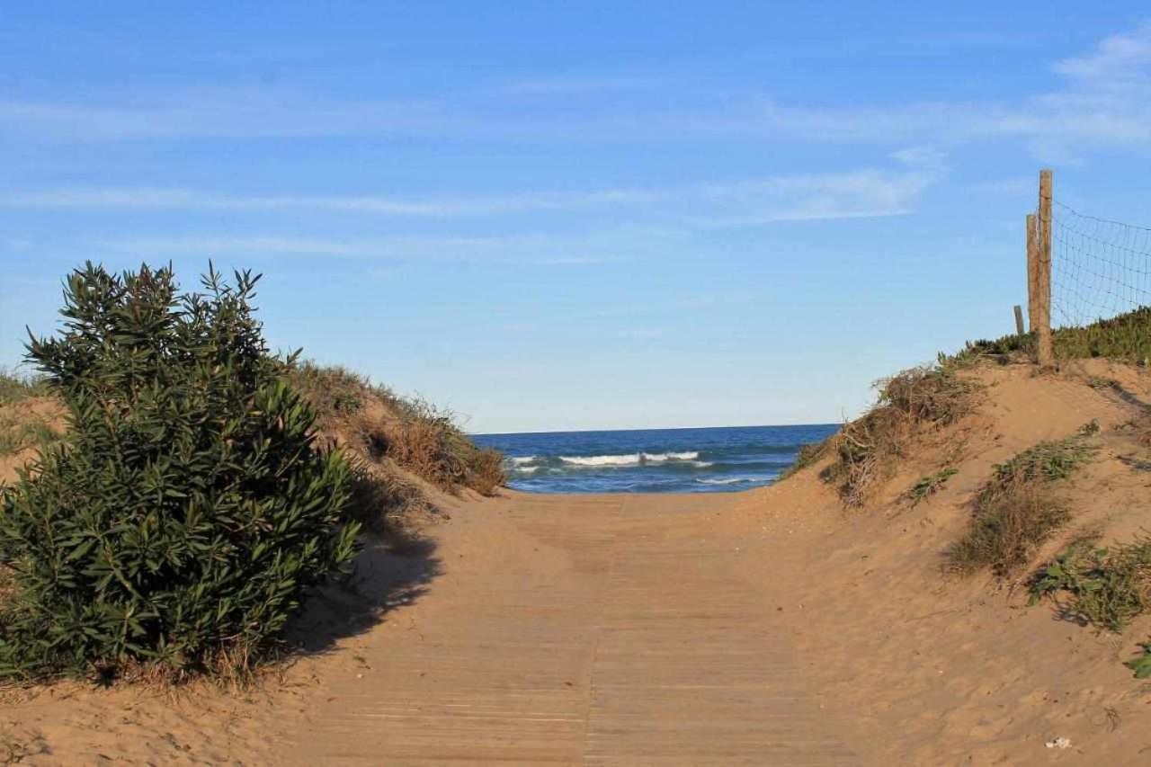 Apartamento De Lujo En La Playa Олива Экстерьер фото